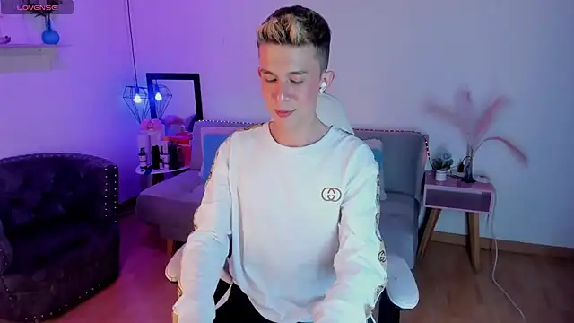 Juaan Diick online show from February 12, 7:46 pm