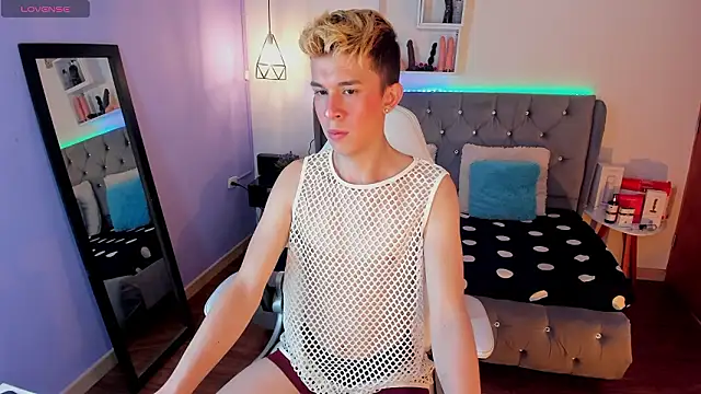 Juaan Diick online show from February 2, 4:28 pm