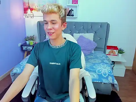 Juaan Diick online show from December 16, 3:05 pm