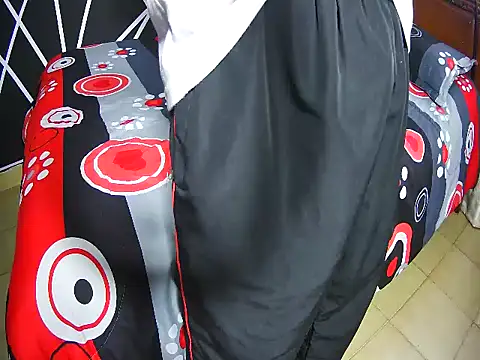 HouseOfHeat online show from November 24, 1:44 pm