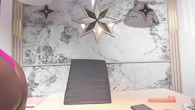 ZoeCollin online show from January 18, 12:30 pm