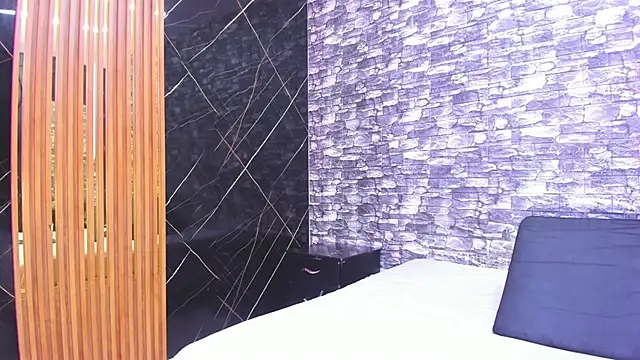 ZoeCollin online show from December 5, 3:16 am