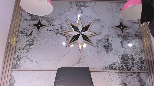 ZoeCollin online show from February 14, 5:57 pm