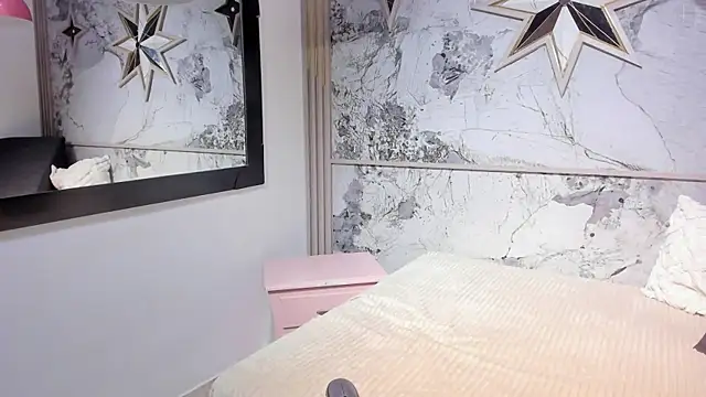 Snapshot of ZoeCollin chatting on July 15, 7:32 pm ZoeCollin online show from July 15, 7:32 pm