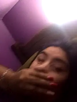 Bizcochitoc4 online show from December 15, 9:37 am