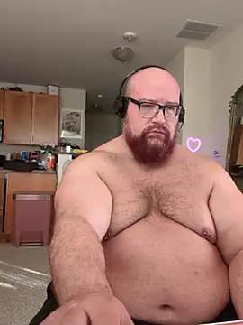 Snapshot of BigBearforCuddles chatting on April 22, 10:38 pm BigBearforCuddles online show from April 22, 10:38 pm