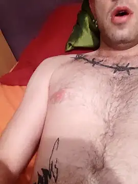 MomentoCaliente00 online show from November 23, 7:35 pm