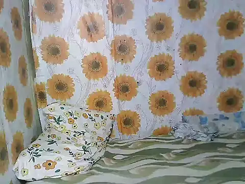 Smilinglovely online show from March 28, 7:04 pm