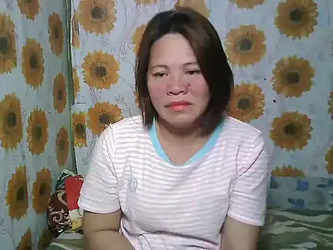 Smilinglovely online show from March 14, 2:06 am