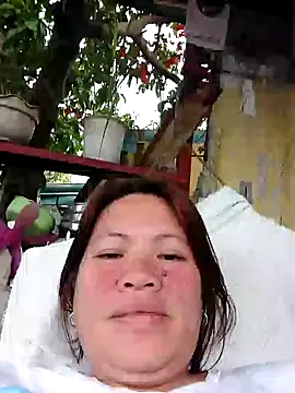 Snapshot of Smilinglovely chatting on February 7, 1:13 am Smilinglovely online show from February 7, 1:13 am