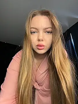 Snapshot of SinCityDoll chatting on June 27, 5:02 am SinCityDoll online show from June 27, 5:02 am