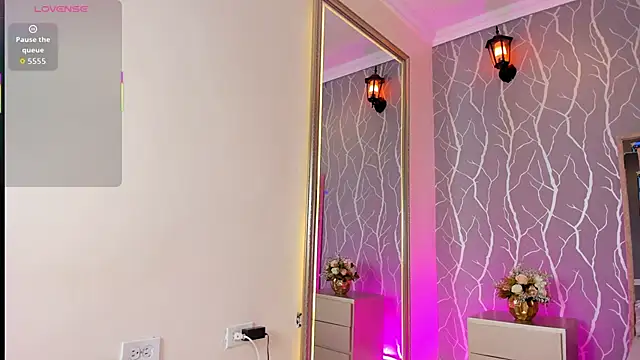 Julia rivers online show from December 2, 1:02 pm