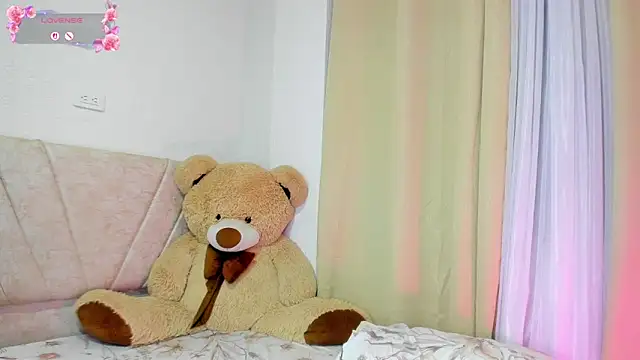 lia sweetty online show from April 9, 6:19 am