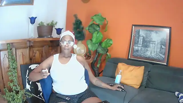 SexyCurves9 online show from December 17, 8:25 pm