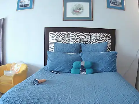 SexyCurves9 online show from December 3, 7:19 am