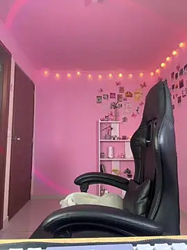 Davne  online show from March 31, 8:55 pm