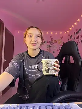 Davne  online show from February 28, 9:25 pm