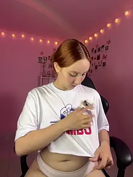 Snapshot of Davne_ chatting on June 13, 1:14 am Davne online show from June 13, 1:14 am