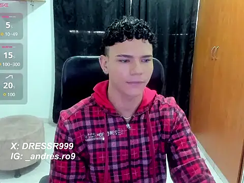 Snapshot of secret_justin7 chatting on December 18, 12:53 pm secret justin7 online show from December 18, 12:53 pm