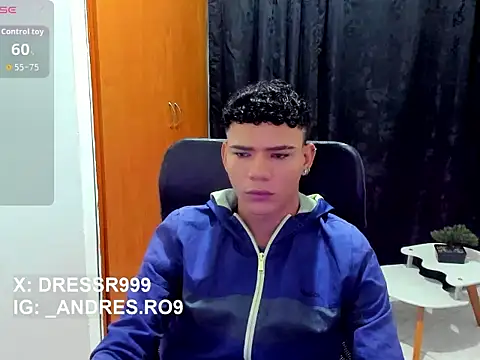 Snapshot of secret_justin7 chatting on February 7, 11:18 am secret justin7 online show from February 7, 11:18 am