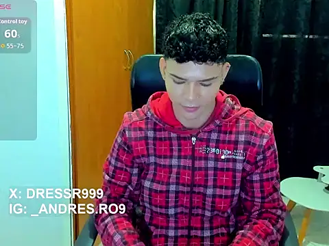 Snapshot of secret_justin7 chatting on February 10, 12:04 pm secret justin7 online show from February 10, 12:04 pm