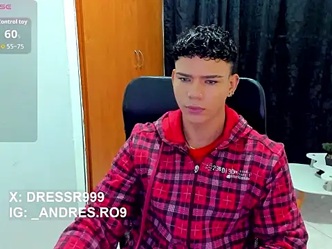 Snapshot of secret_justin7 chatting on February 8, 11:19 am secret justin7 online show from February 8, 11:19 am