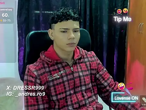 Snapshot of secret_justin7 chatting on December 15, 1:06 pm secret justin7 online show from December 15, 1:06 pm