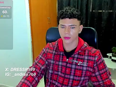 Snapshot of secret_justin7 chatting on February 6, 12:56 pm secret justin7 online show from February 6, 12:56 pm