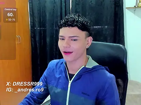 Snapshot of secret_justin7 chatting on December 21, 12:40 pm secret justin7 online show from December 21, 12:40 pm