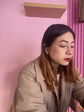 MaddieHunter online show from January 9, 1:07 pm