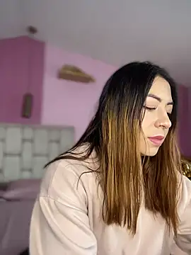 MaddieHunter online show from November 29, 1:00 pm