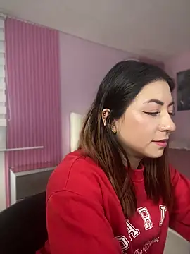 MaddieHunter online show from January 14, 1:48 pm