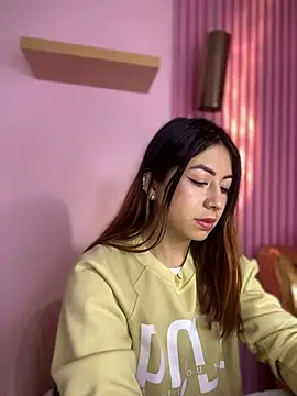 MaddieHunter online show from December 17, 1:16 pm