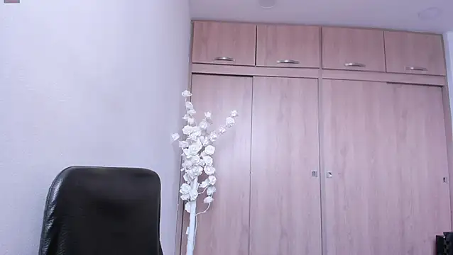 MaddieHunter online show from July 15, 3:41 pm