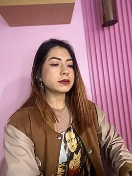 MaddieHunter online show from December 5, 1:32 pm