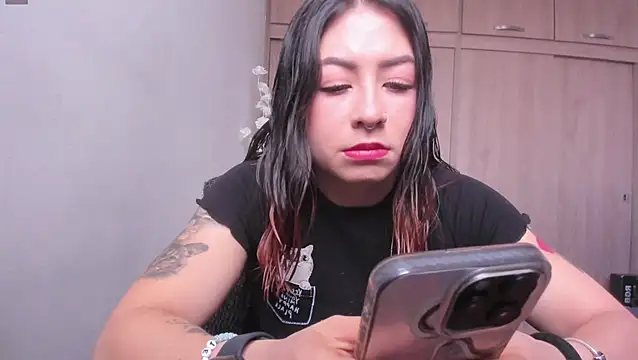 MaddieHunter online show from July 26, 3:30 pm