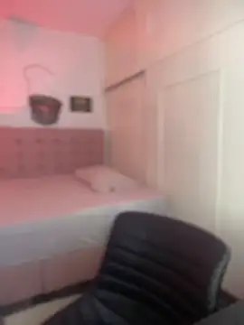 MaddieHunter online show from December 2, 1:13 pm