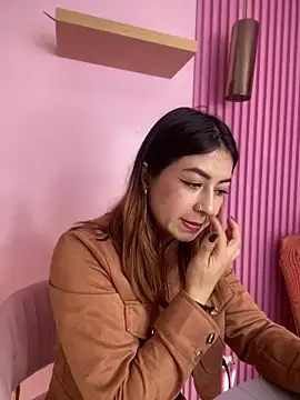 MaddieHunter online show from January 11, 1:07 pm