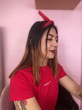 MaddieHunter online show from January 5, 5:27 pm