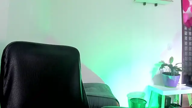 MaddieHunter online show from February 2, 2:49 pm