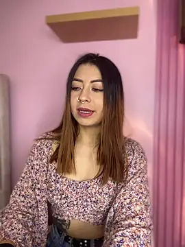 MaddieHunter online show from November 27, 1:11 pm