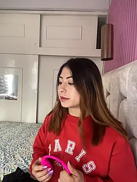 MaddieHunter online show from November 25, 1:44 pm