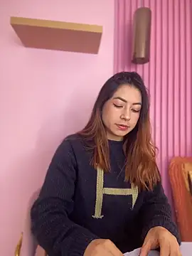 MaddieHunter online show from December 20, 1:58 pm