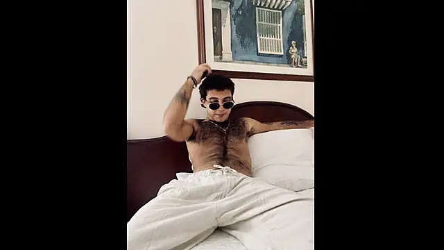 Snapshot of oceanboy_vibe chatting on November 25, 4:24 am oceanboy vibe online show from November 25, 4:24 am