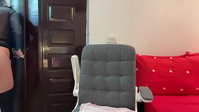 naugtysweetmargo69 online show from May 13, 1:34 am
