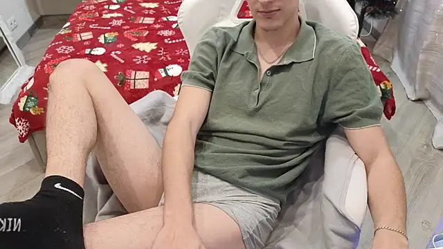 MoonlinSkinn online show from December 17, 8:08 am