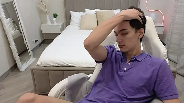 MoonlinSkinn online show from January 15, 1:09 am