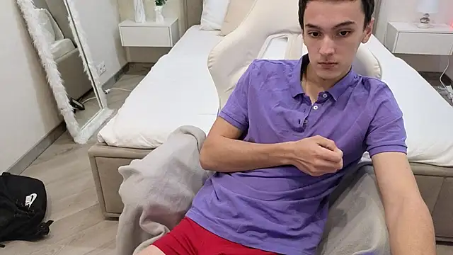 MoonlinSkinn online show from November 28, 8:03 am