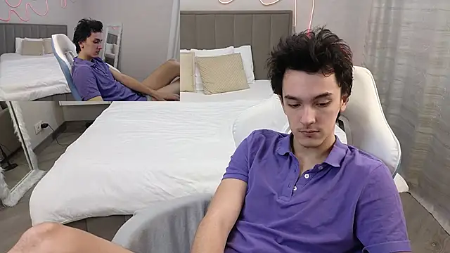 MoonlinSkinn online show from February 7, 1:02 am