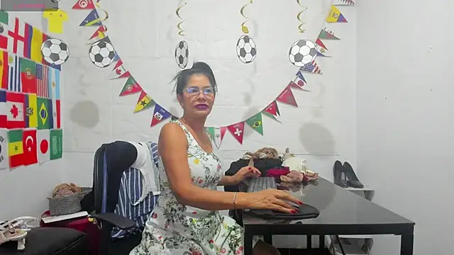 Miss clarepocahose online show from June 26, 12:05 am